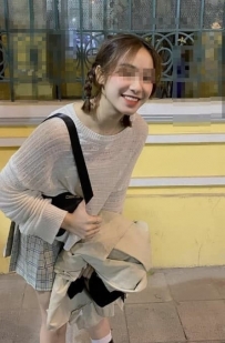 玉兒 158 B奶20歲-44   #北部   簡介：性格溫柔體貼 很有小女...