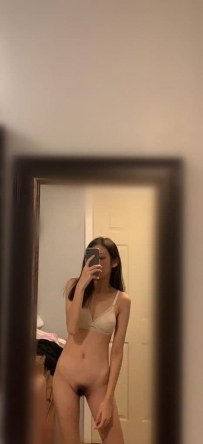柚柚 160 44   B+ 20y   #台中  纖細身材 不會有肉   MM 下體很飽...