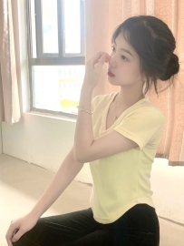 優雅 158/C/20歲  #中部  #幼齒學生妹妹 超可愛臉龐  小隻的...