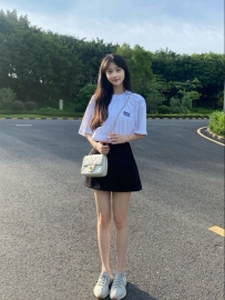 優琪 163.C.43.21歲       護理系正妹，本人氣質甜美又耐看